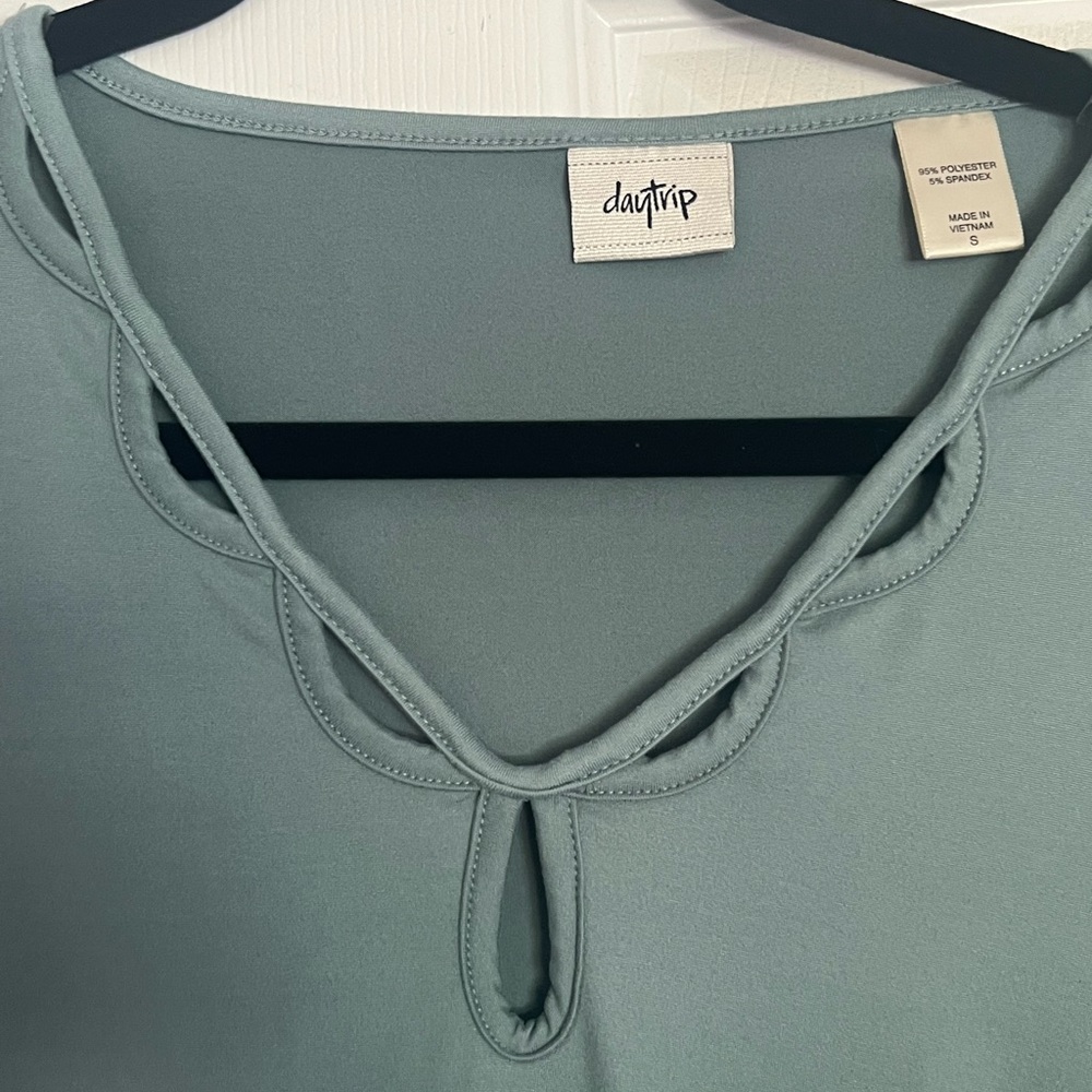 Daytrip Pullover Top - Picture 2 of 4